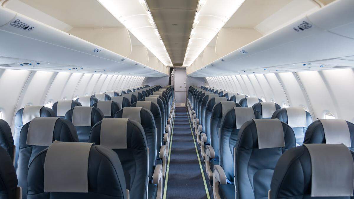 La aerolínea Southwest Airlines anunció el martes, 26 de agosto de 2025, que exigirá a los pasajeros de tallas grandes que compren un asiento extra a partir de finales de enero de 2026.