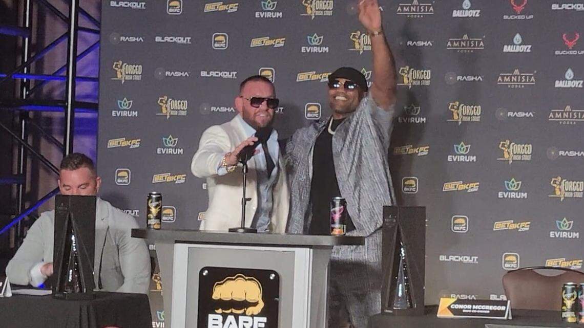 El “Soldado de Dios’’ Yoel Romero (der.) deja atrás las jaulas para desatar su poder en el Bare Knuckle Fighting Championship (BKFC), respaldado por Conor McGregor. 
