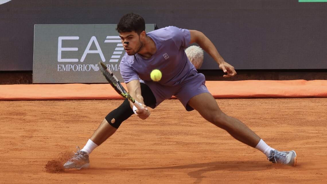 Premio doble para Alcaraz en Roma: avanza a semifinales y recupera un gran puesto en el ranking