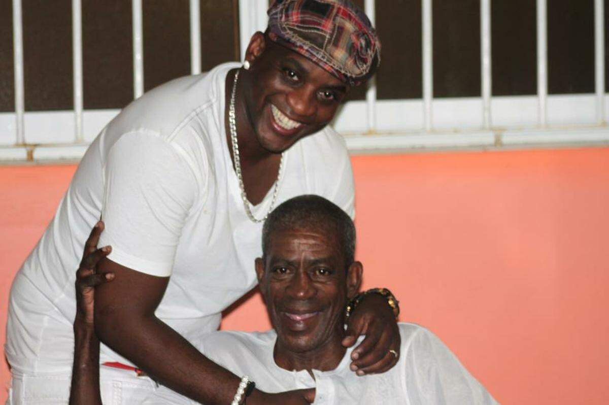 Boncó con su padre, Ramonín Cogle.