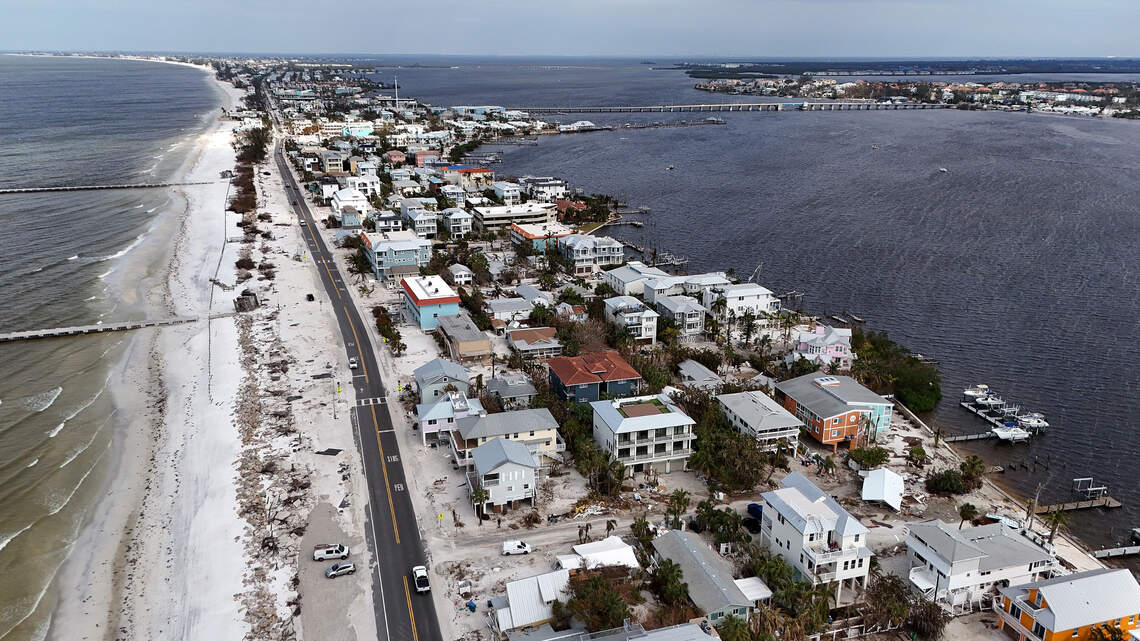 FEMA envía $1,000 millones a las víctimas de la tormenta de Florida, pero algunos aún esperan a la agencia