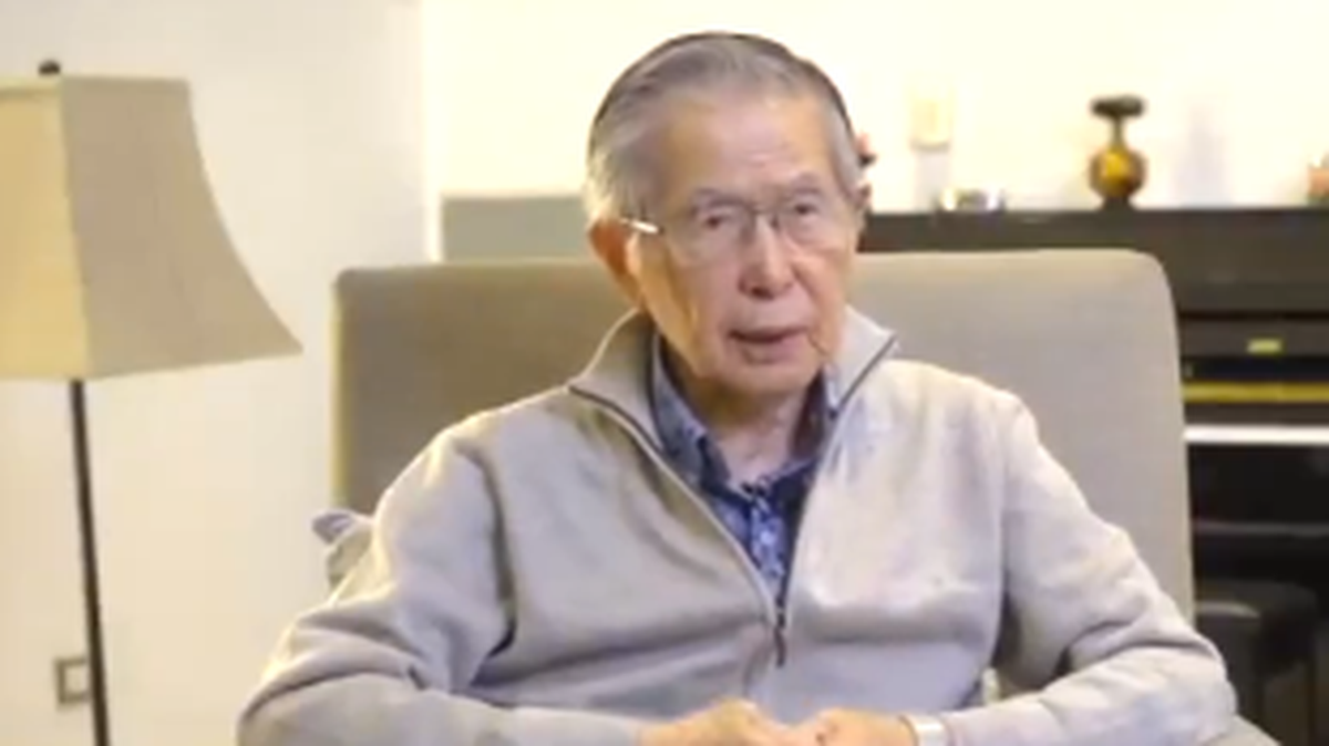 El expresidente de Perú Alberto Fujimori, excarcelado en diciembre mediante un indulto humanitario, falleció el miércoles a los 86 años en su vivienda en Lima donde se recuperaba de un tratamiento contra el cáncer de lengua, informó su familia.