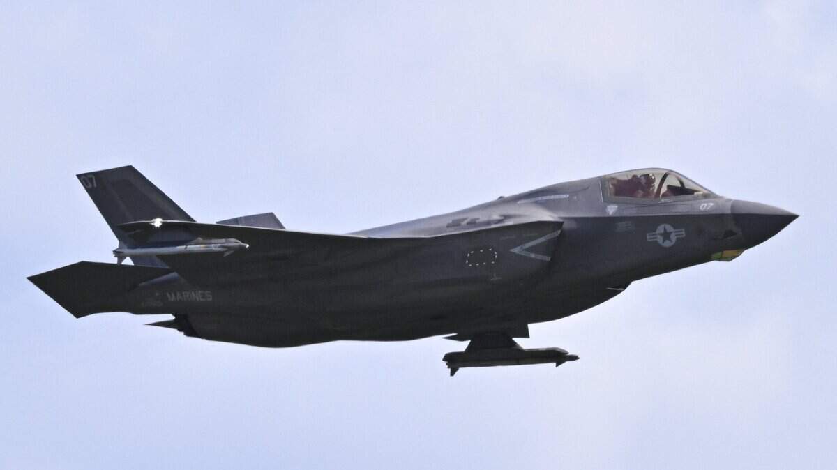 Un caza F-35B de los Marines de Estados Unidos despega del aeropuerto José Aponte de la Torre, antigua base naval Roosevelt Roads, en Ceiba, Puerto Rico, el 4 de enero de 2026.