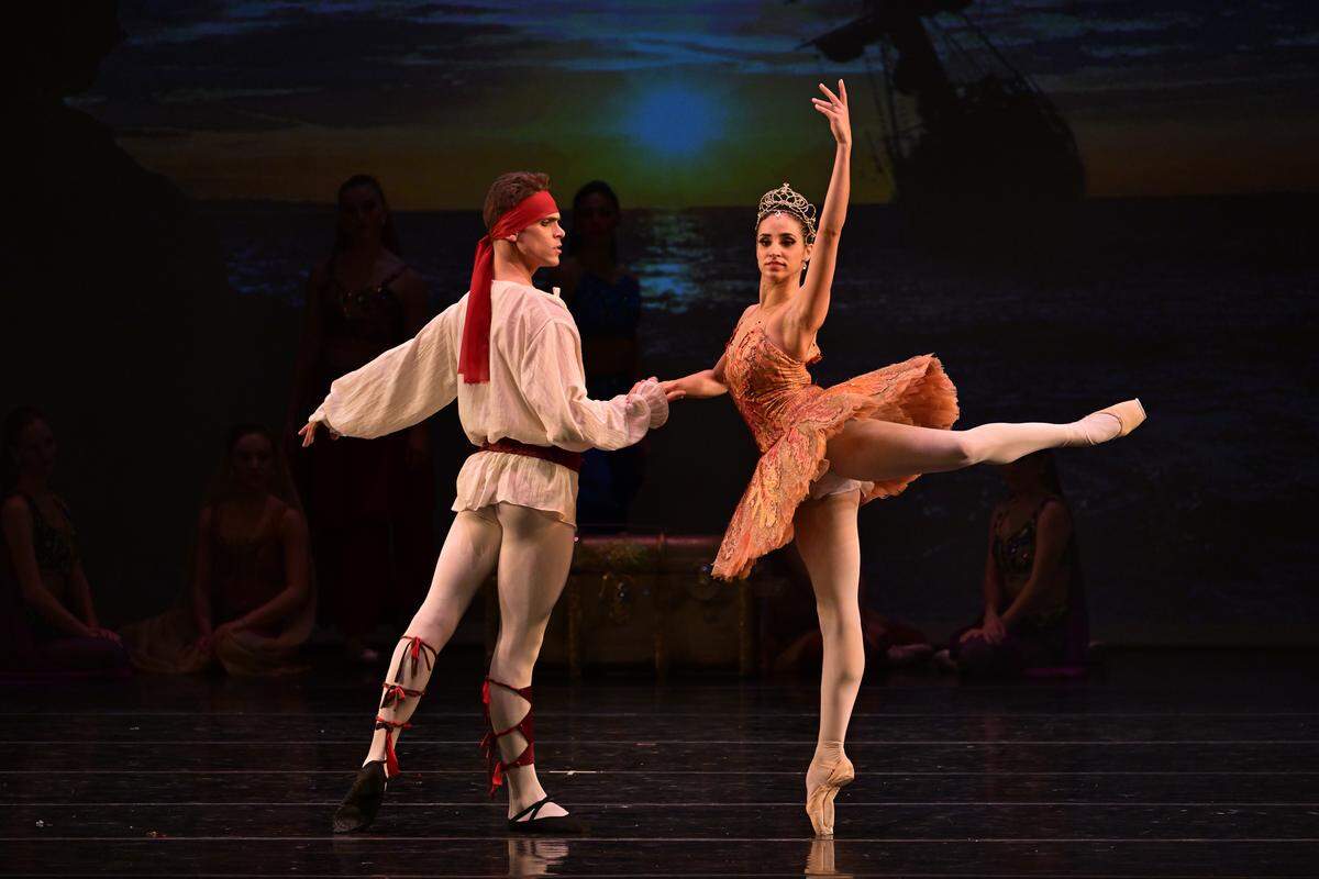 Marize Fumero y Humberto Rivera en el ballet “Le Corsaire”. 