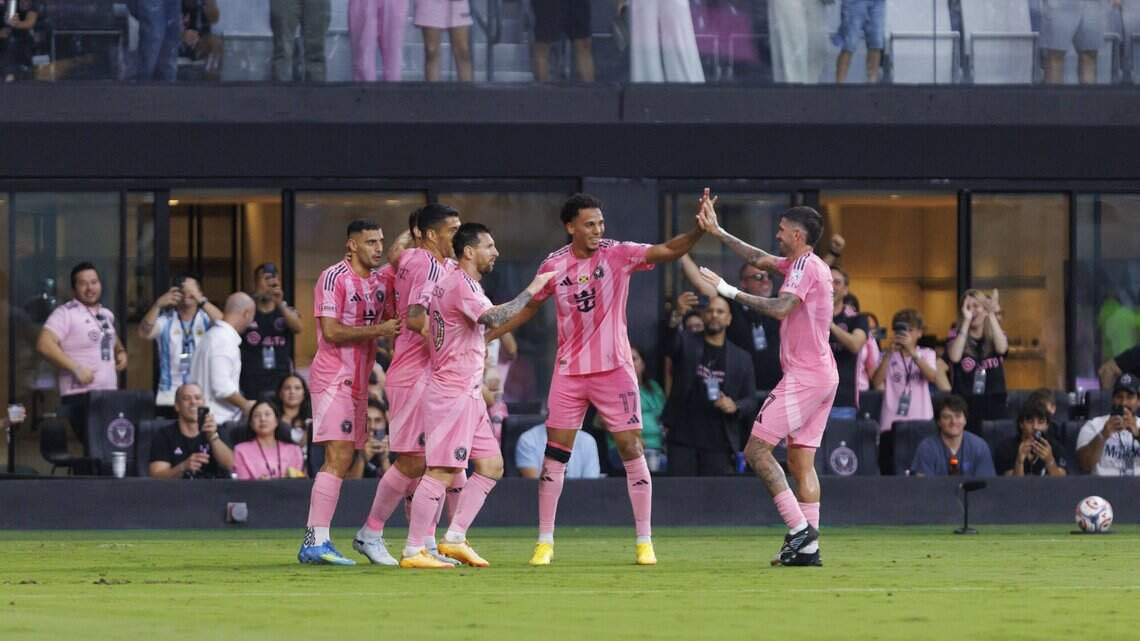 Noche de locura en el NU Stadium. Messi sale lesionado y el Inter Miami remonta un gran partido con 10 goles