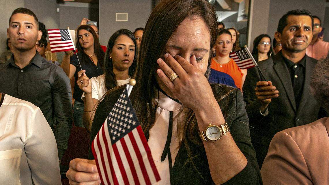 Cuban-born Ileana González becomes emotional during her swearing-in as an American citizen in Miami. Immigrants from Cuba constitute the fourth national group that obtained the most American citizenships.