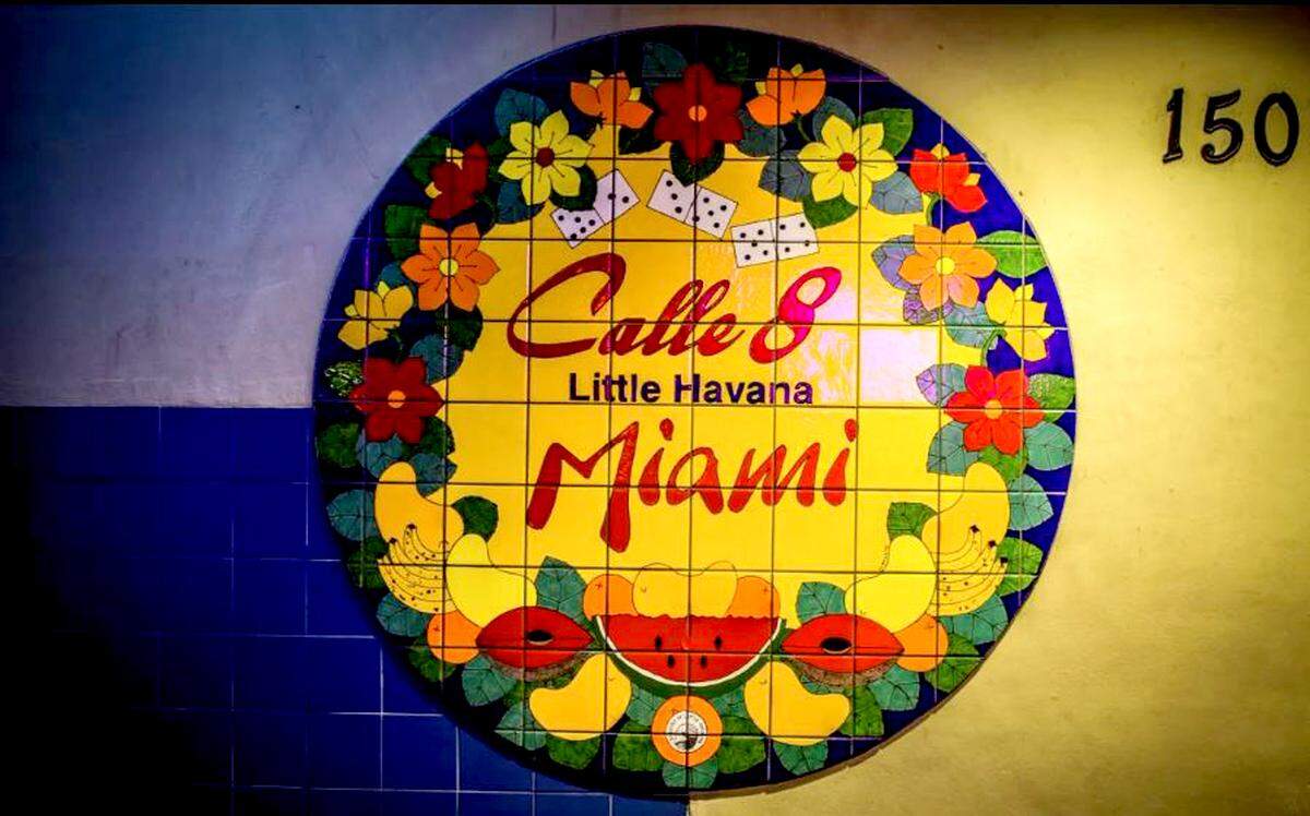 Viernes Culturales en La Pequeña Habana: música, arte y recorrido a pie.