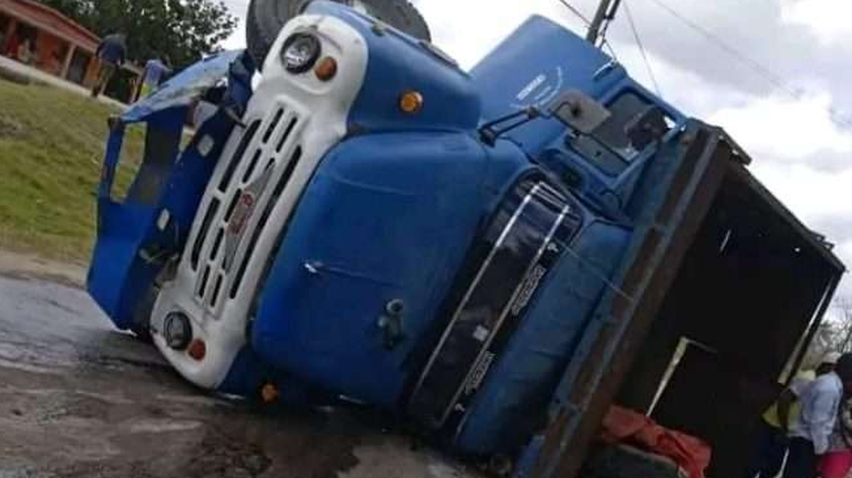 Un accidente de tráfico registrado este domingo en la localidad cubana Bahía Honda, de la provincia Artemisa (oeste), dejó un saldo preliminar de 28 personas con heridas, una de ellas de gravedad, según informaron medios estatales.