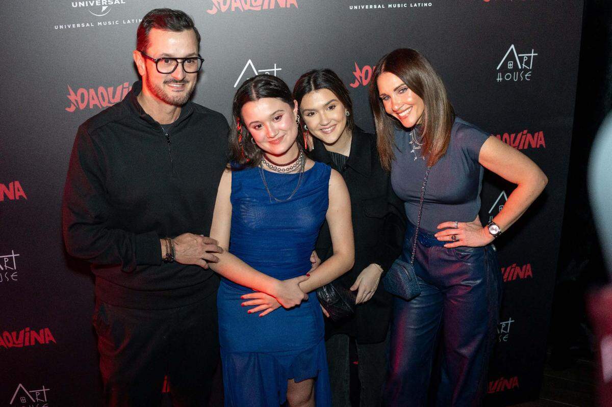 Joaquina y su familia en el evento release party de “a romper la burbuja” en Miami el jueves 30 de enero, 2025.