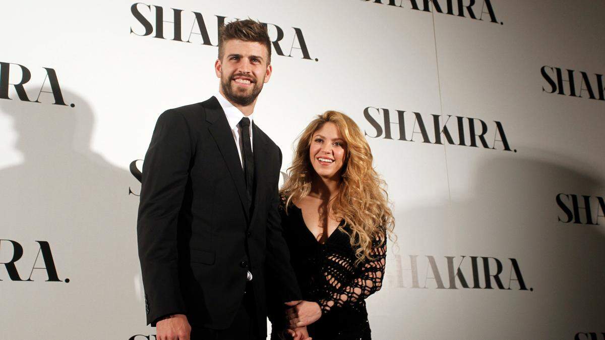 La cantante colombiana Shakira y el futbolista del FC Barcelona Gerard Piqué posan para los medios durante la presentación de su nuevo álbum "Shakira" en Barcelona, ​​España, el 20 de marzo de 2014. La estrella pop colombiana Shakira y su pareja, Piqué, se separan. En un comunicado emitido por la firma de relaciones públicas de Shakira, la pareja dijo: “Lamentamos confirmar que nos estamos separando. Por el bienestar de nuestros niños, que son nuestra máxima prioridad, le pedimos que respete nuestra privacidad. (Foto AP/Manu Fernández, Archivo)
