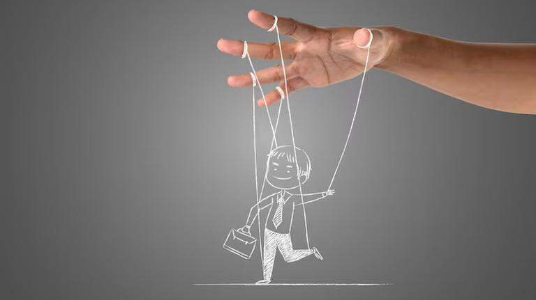 María Marín: El peligro de complacer demasiado a otro | Opinión