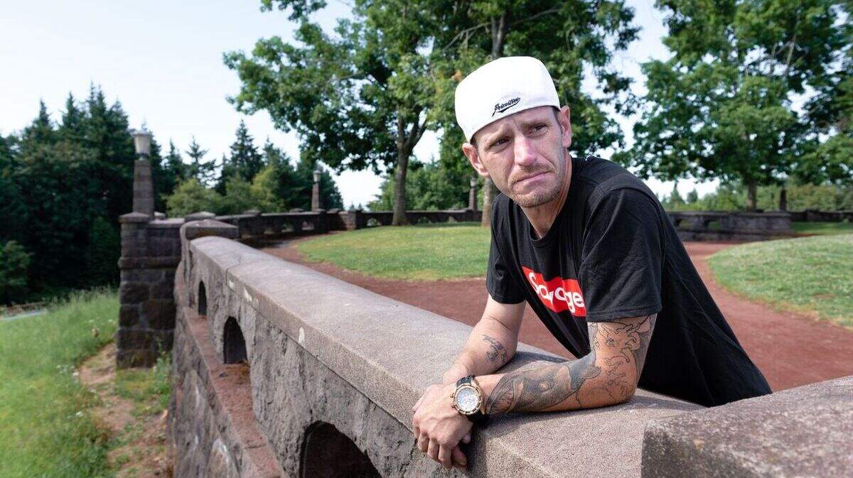 Jimmy Sullivan ha sido albañil por dos décadas. Solía inyectarse heroína antes de ir a trabajar. Luego consumió opioides. Su sindicato lo ayudó a restablecerse.