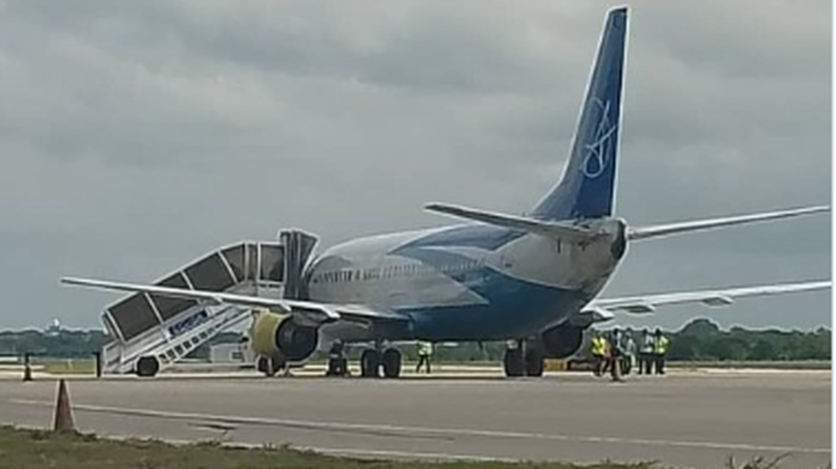 Cuba recibió este jueves 27 migrantes irregulares deportados de Estados Unidos en el séptimo vuelo de este tipo desde que ambos países acordaron hace casi un año reactivar las devoluciones por vía aérea, informaron fuentes oficiales cubanas.