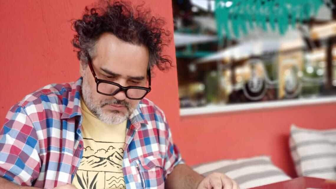 ‘La cultura es una estafa’, o el mapeo de obsesiones de un escritor a contracorriente