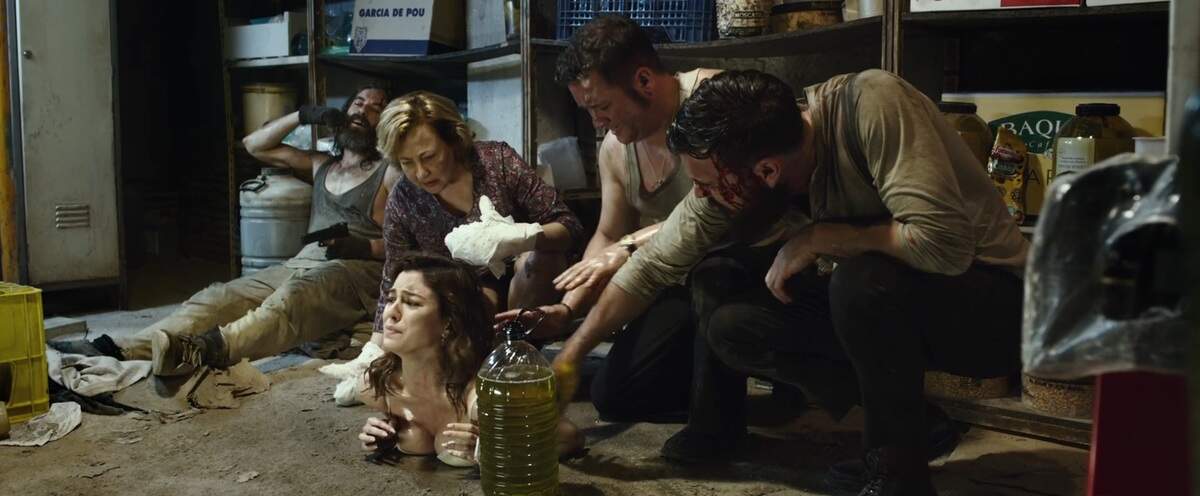 En Netflix la comedia ‘El bar’ (2017) una coproducción entre España y Argentina que retrata la vida de un peculiar bar en el centro de Madrid.