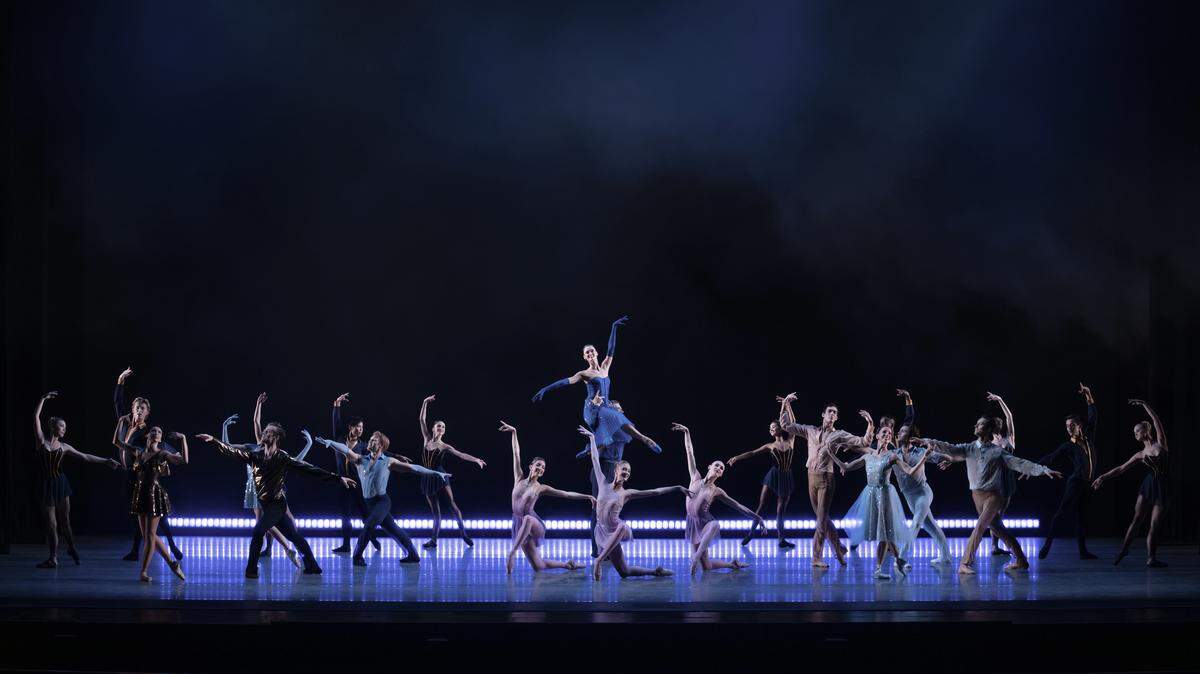 Los bailarines de Miami City Ballet (MCB) en “Grand Glittering Gershwin”, estreno mundial de Durante Verzola. 