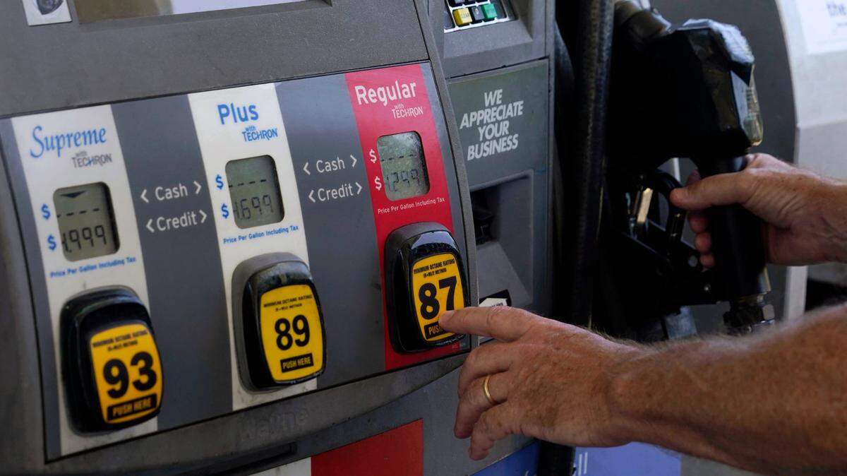 Los conductores de Florida pueden tener algo extra que agradecer este Día de Acción de Gracias, es probable que los precios de la gasolina bajen durante el fin de semana festivo, según la AAA.