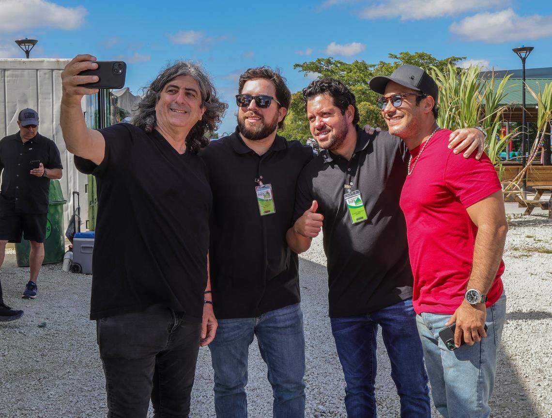Director Lilo Vilaplana with comedians Alex and Maikito—of the Pichy Boys—and actor Carlos Enrique Almirante (right) during the filming in Miami of the romantic comedy ‘Eva y Adán en el paraíso’, which screened at the Miami Film Festival at the Olympia Theater.