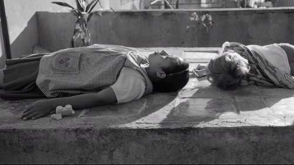 Por Netflix la película dramática mexicana ‘Roma’ (2018) del realizador Alfonso Cuarón con las actuaciones de Yalitza Aparicio, Marina de Tavira y Jorge Antonio Guerrero.