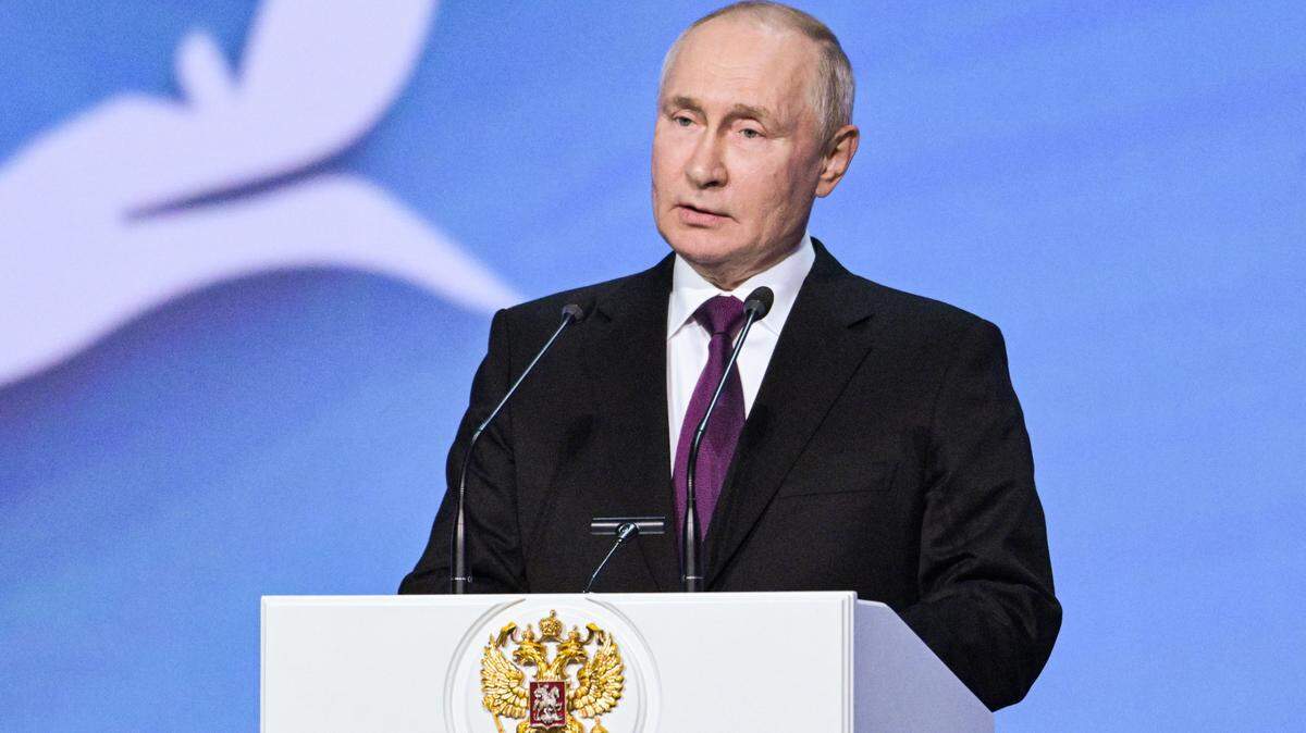 El periodista e historiador británico Max Hastings considera menor el riesgo atómico ahora, pero recuerda que los líderes actuales como el ruso Vladimir Putin (en la foto) son menos prudentes que los de la crisis de los misiles en Cuba hace medio siglo. .