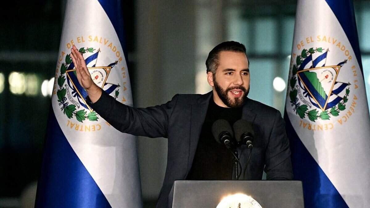 El presidente de El Salvador, Nayib Bukele, pronuncia un discurso durante la inauguración de la nueva sede de la Fiscalía General (FGR) en Antiguo Cuscatlán, El Salvador, el 19 de mayo de 2026. El presidente de El Salvador, Nayib Bukele, anunció el lanzamiento de una ofensiva contra la corrupción, después de declarar la victoria en su “guerra” contra las pandillas violentas, que ha resultado en unas 91,000 arrestos.