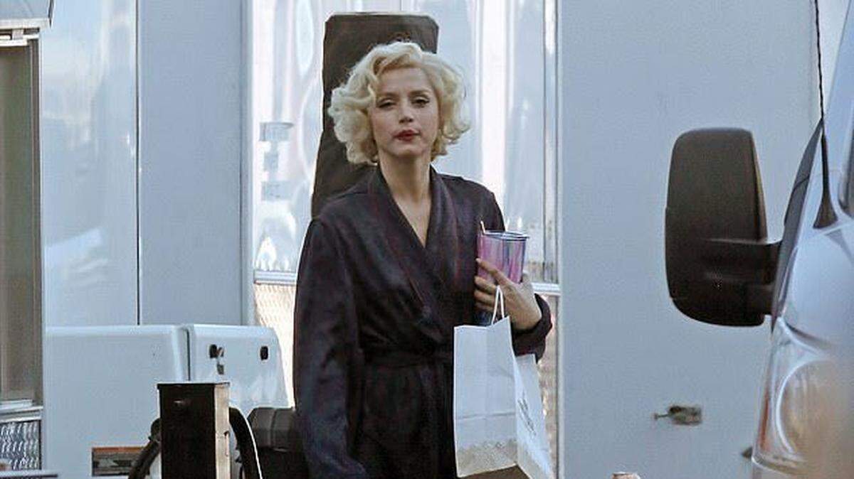 La actriz Ana de Armas caracterizada como Marilyn Monroe, durante la filmación de ‘Blonde’, de Netflix, sobre la vida de la estrella norteamericana.