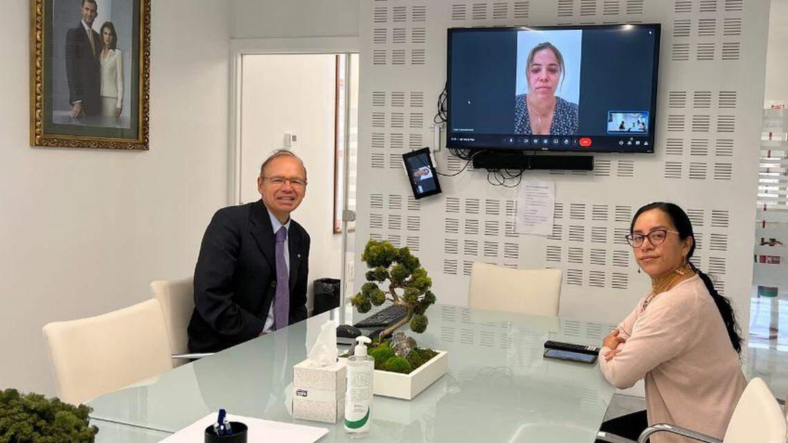 Madrid concede un beneficio vital para médicos cubanos que buscan trabajo en España