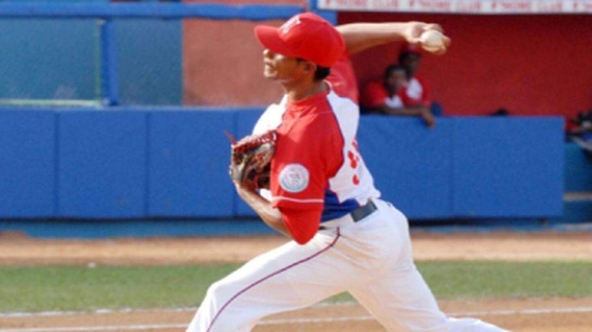 José Angel García realizó un relevo crucial en la victoria de Cuba 6-5 ante Holanda, el miércoles 11 de noviembre del 2015, en el torneo Premier 12 en Taipei de China.