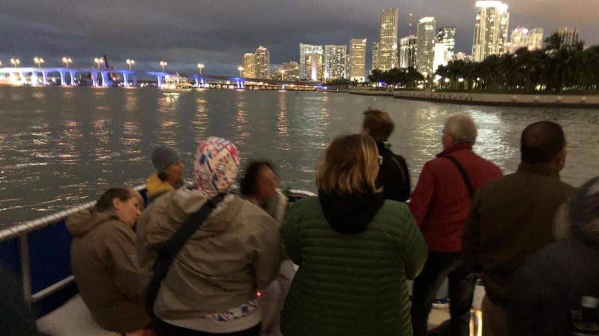 Una travesía en crucero “Pelican Island Skipper”, de dos horas de duración, para observar las aves durante el atardecer mientras se recorre la Bahía de Biscayne.