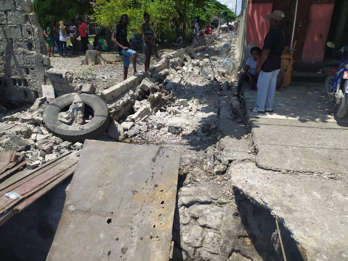 Escena en Les Cayes en el suroeste de Haití después de un terremoto el sábado 14 de agosto de 2021 (Foto de Jaan Ronald Jocelyn | Esperanza para Haití)