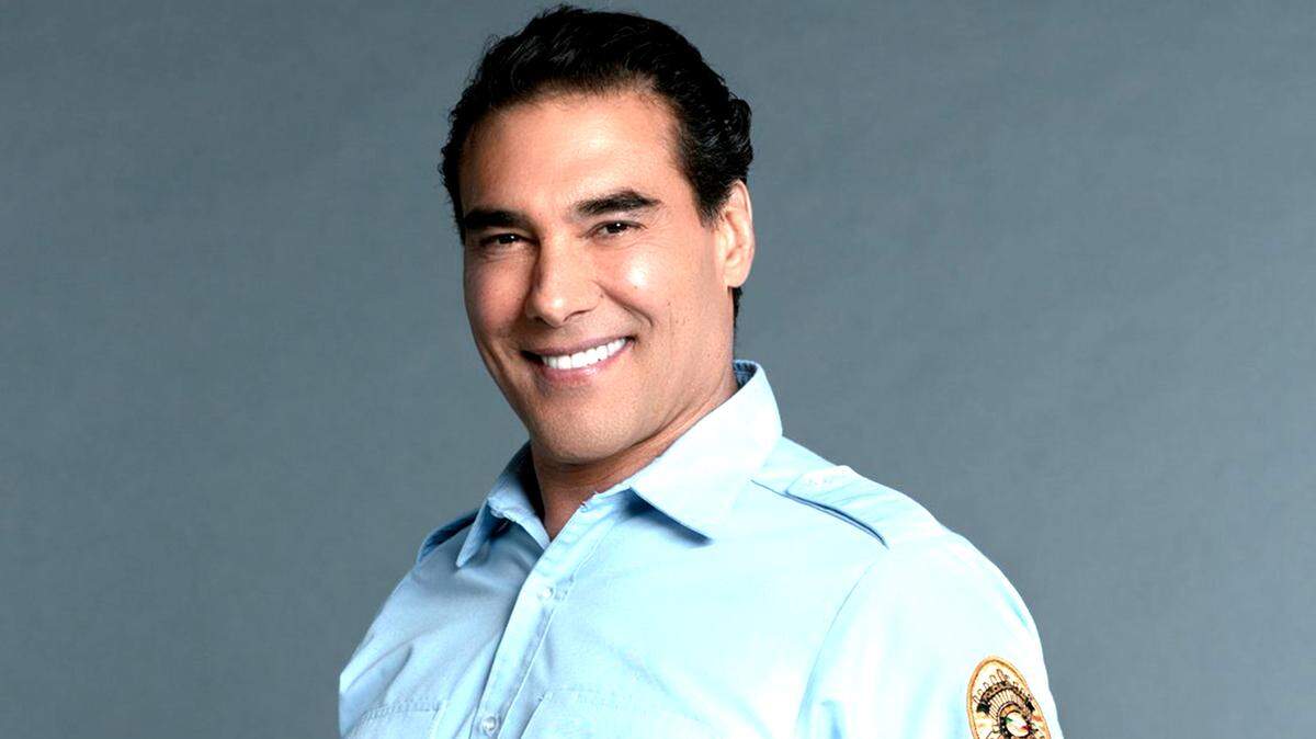Eduardo Yáñez.