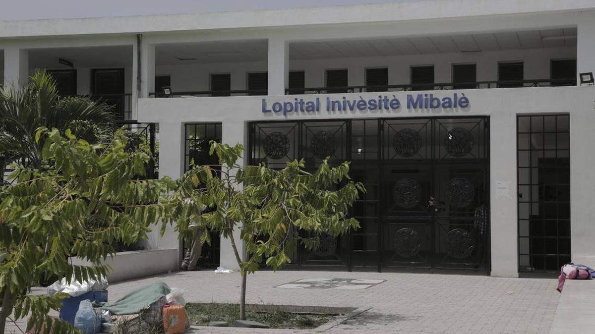The University Hospital of Mirebalais in central Haiti used to receive on average 1,000 patients a day and among the free services, free chemotherapy for cancer patients.