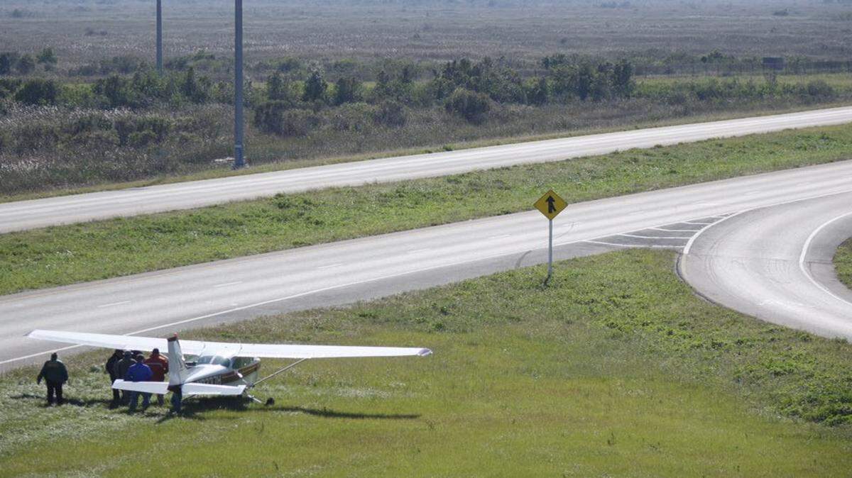 El Cessna 172 despegó de un aeropuerto situado al norte del condado de Palm Beach y se dirigía a Los Cayos. 