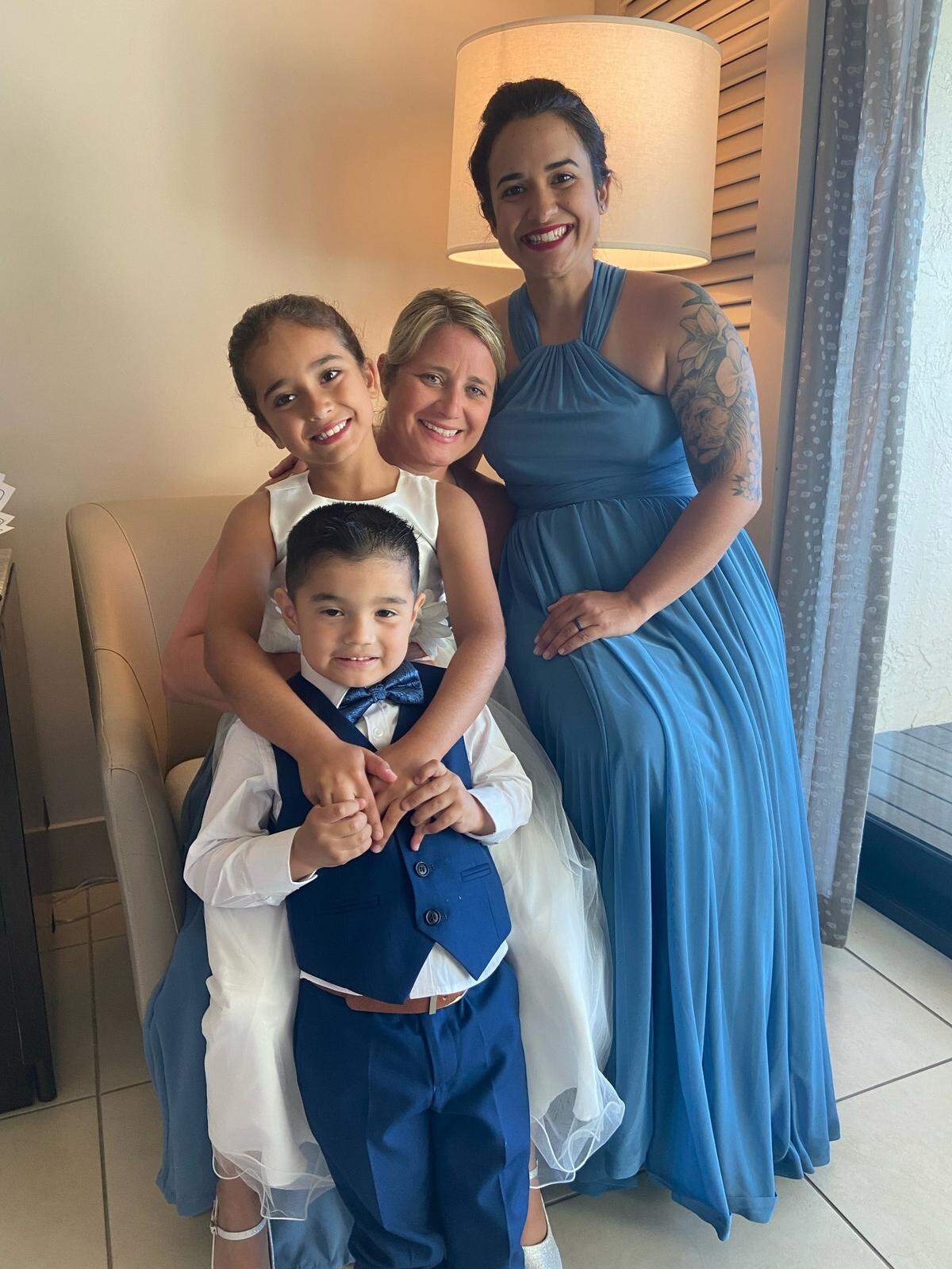 Geily Ward enseña en casa a sus hijos cómo empezó Pride.