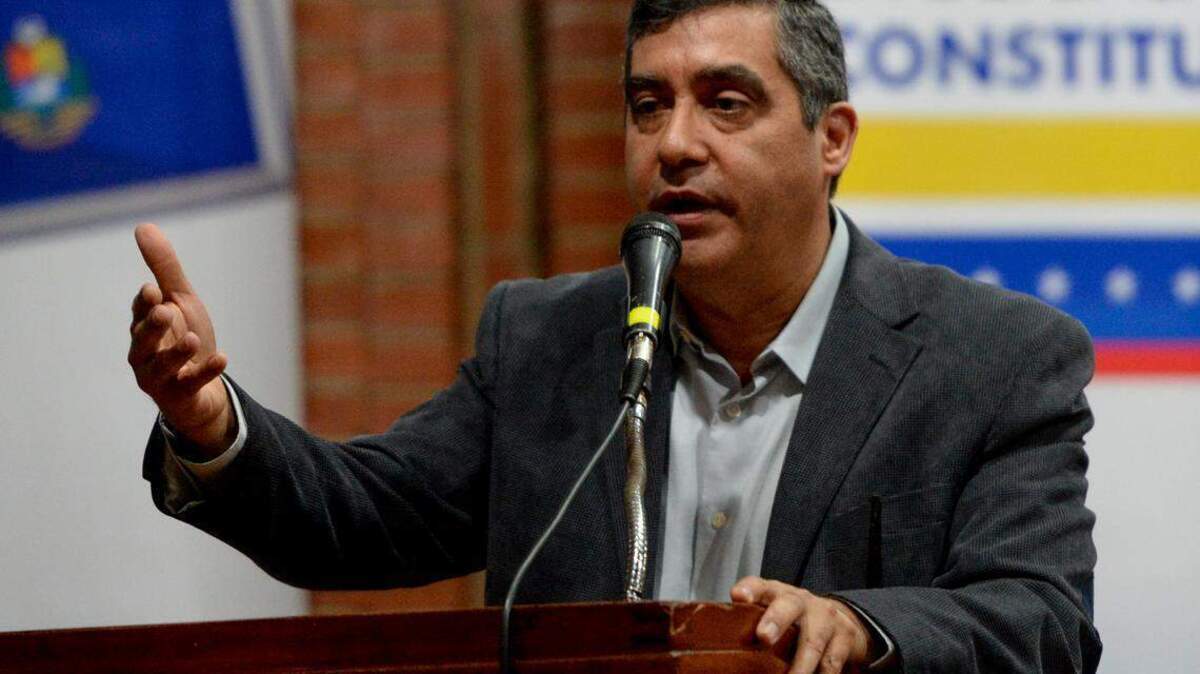 Esta foto de archivo muestra al general retirado Miguel Rodríguez Torres, quien está siendo considerado para ser ministro de Defensa de Venezuela.