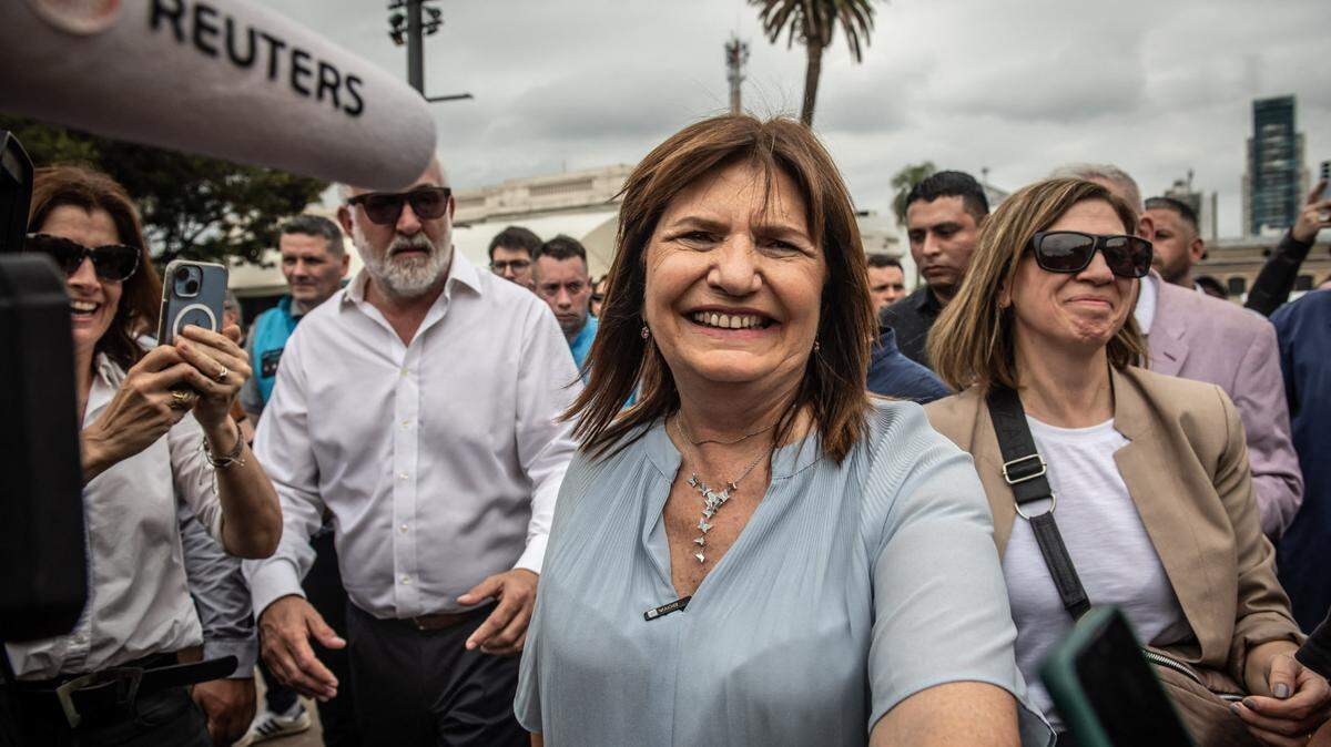 Patricia Bullrich vota en las elecciones de 2023 en Buenos Aires el 22 de octubre de 2023. 