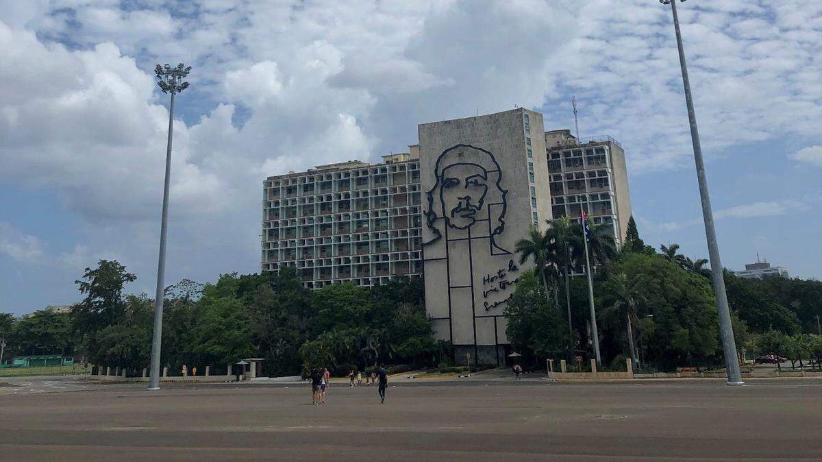 El Gobierno de Cuba anunció este lunes la desarticulación de una red de tráfico de personas con base en Rusia que reclutaba cubanos -tanto en la isla como en ese país euroasiático- para luchar como mercenarios en la guerra en Ucrania.