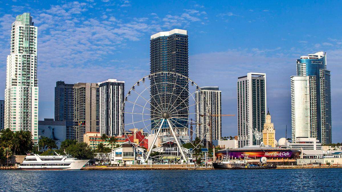 Miami mantuvo su atractivo para los compradores internacionales en el 2024, y las búsquedas para comprar bienes raíces llegaron de 143 países, indicó la Miami Association of Realtors.