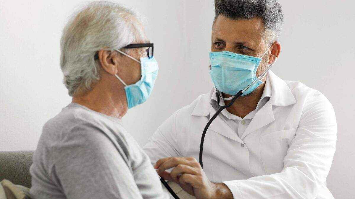 Los médicos e investigadores han aprendido más sobre la salud del corazón y el COVID, incluido el riesgo de desarrollar miocarditis y el impacto que tiene el aislamiento en la salud del corazón.