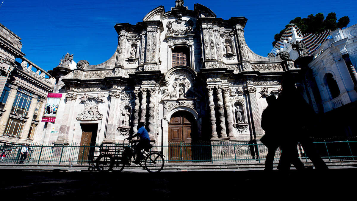 Vista de la iglesia de la Compañia.