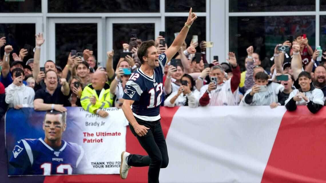 Tom Brady sale del retiro y jugará con grandes estrellas de la NFL. Lo que debe saber