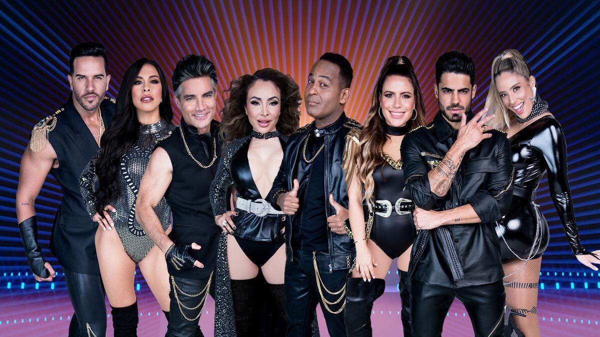 Concursantes de ‘Mira quién baila’ (Desde la izquierda): Chef Yisus, Mariajosé Alvarado, Victor González, La Bronca, Tony Dandrades, Lindsay Casinelli, Roberto Hernandez y Aleyda Ortiz.