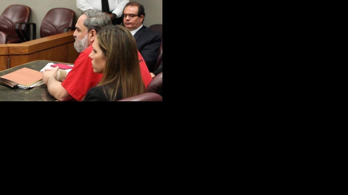 Rafael Andrés escucha la lectura de su sentencia por el asesinato de Yvette Fariñas en el 2005.
