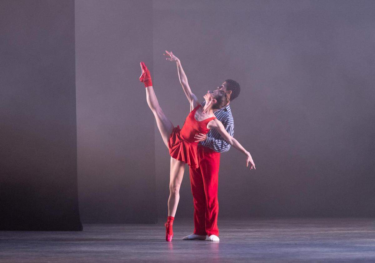 Samantha Hope Galler y Luiz Silva en “In the Upper Room, coreografía de Twyla Tharp.