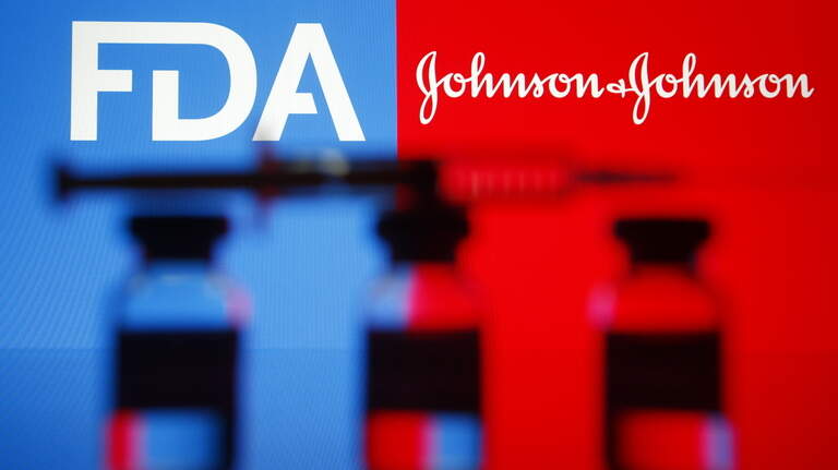 Descubre qué pasó exactamente con la vacuna de J&J y cuál es el riesgo de lo sucedido