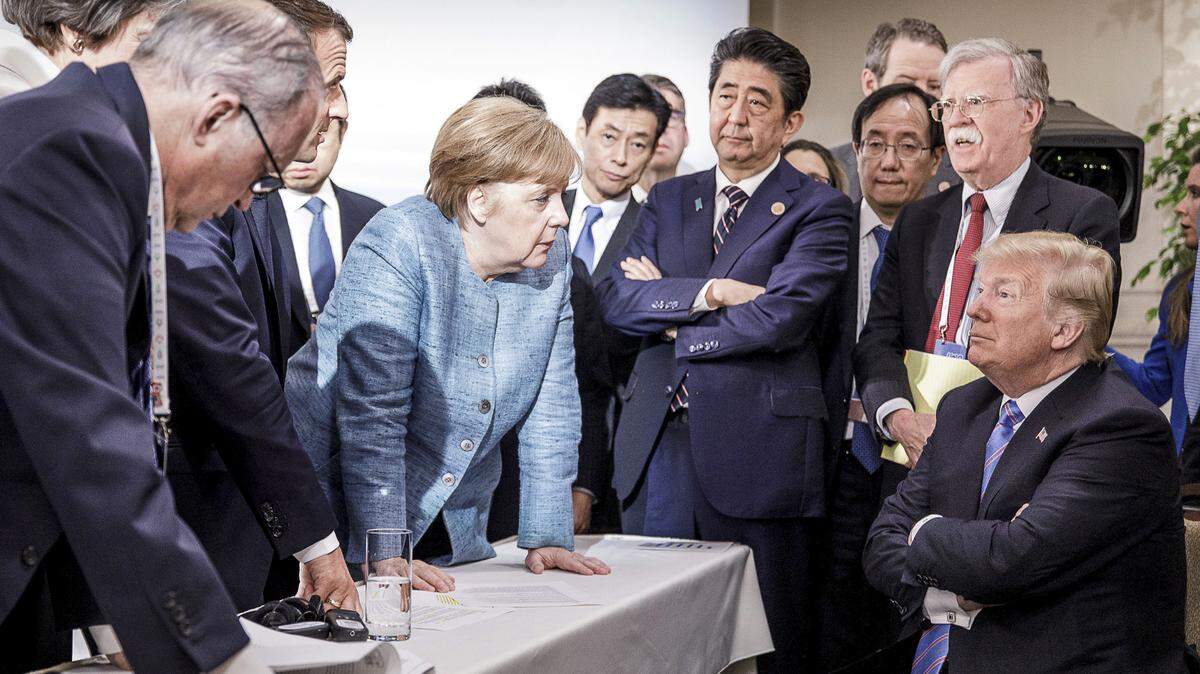 Termina el G7 con una imagen que podría resumir la cumbre.