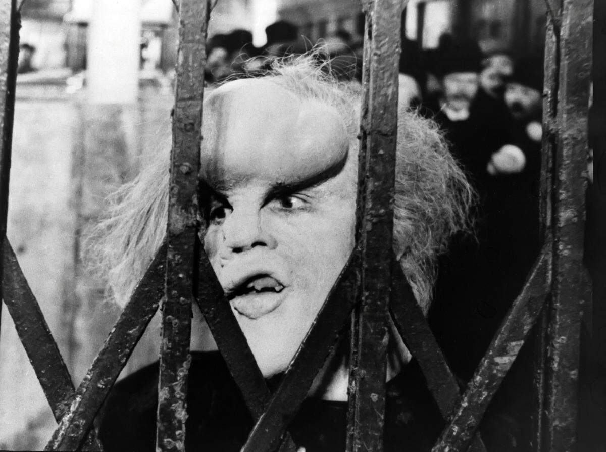 En Coral Gables Art Cinema ‘The Elephant Man’ (1980) del director David Lynch con las actuaciones de Anthony Hopkins, John Hurt y Anne Bancroft.