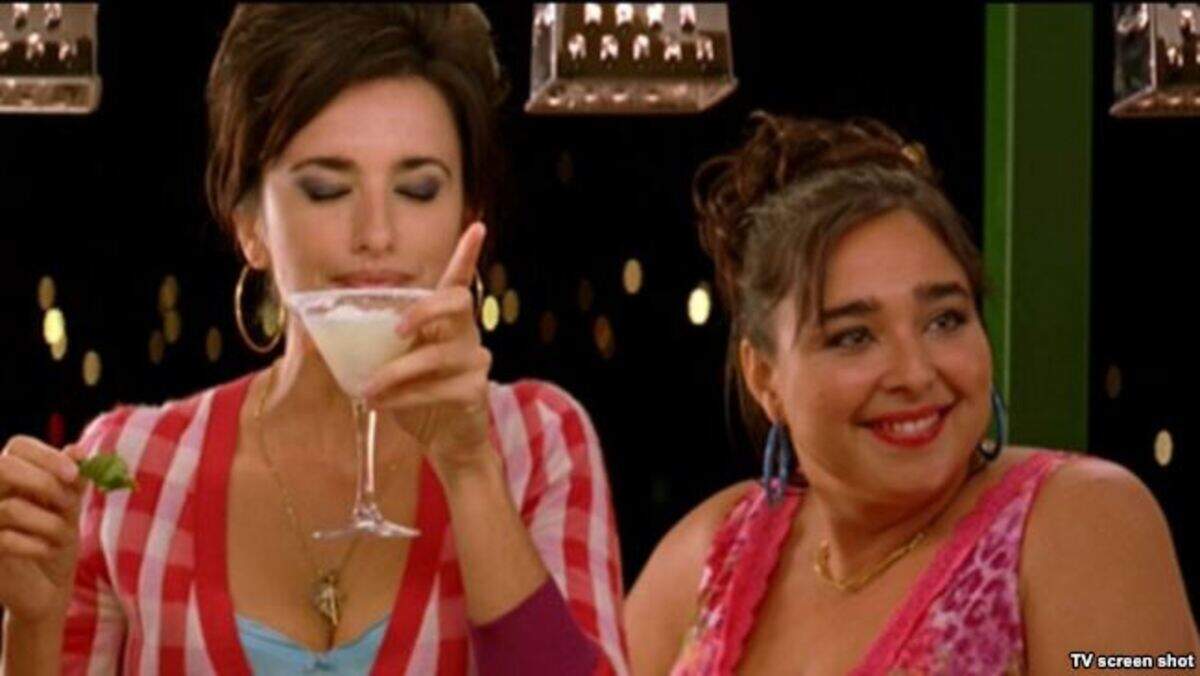 María Isabel Díaz con Penélope Cruz en una escena de 'Volver', de Pedro Almodóvar.