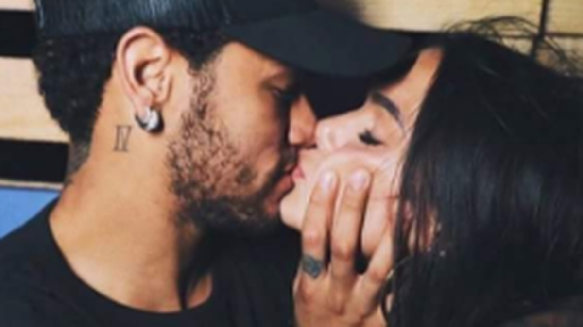 El delantero del PSG Neymar se divierte estos días con su  exnovia Bruna Marquezine en la exclusiva isla brasileña de Fernando de Noronha.