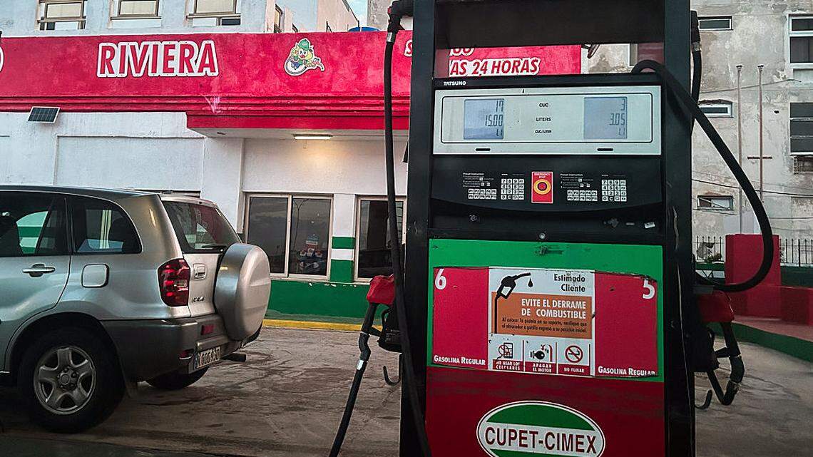 Foto de archivo de una gasolinera en La Habana, Cuba, el miércoles 28 de enero de 2026.